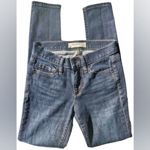 EUC Gap True Skinny Dark Wash 24R some stretch low rise jeans